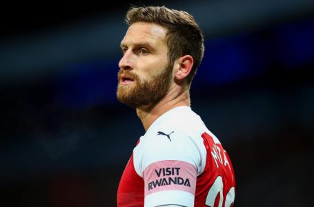 Mustafi drejt rikthimit në Bundesliga, në bisedime me dy skuadra gjermane