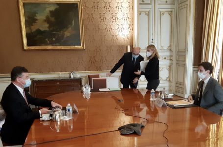 ​Lajçak në Paris diskuton për dialogun Kosovë-Serbi