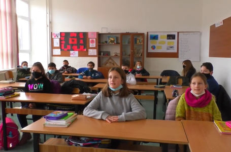Jo të gjitha shkollat filluan mësimin sot