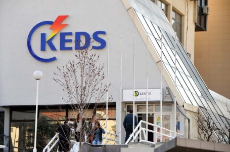 KEDS-i dërgon 400 punëtorë për të sanuar dëmet nga reshjet