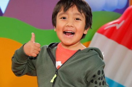 Njihuni me 9 vjeçarin që u pagua 24 milionë euro nga Youtube vitin e kaluar