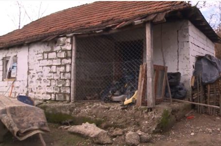 Shtëpia e dëmtuar e rrezikon familjen Amurllahu