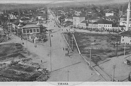 ​Shqipëria është shpallur Republikë para 96 viteve