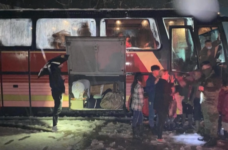 Familjet e strehuara në Aeroportin e Gjakovës janë në gjendje të mirë shëndetësore (VIDEO)