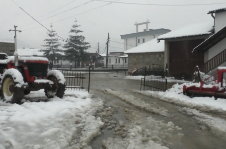 Rrugët e fshatit Rracaj dhe fshatrave përreth, vërshohen nga reshjet(VIDEO)
