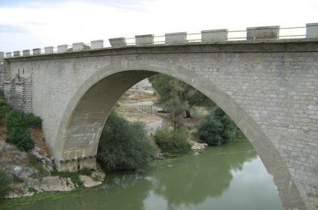 ​FSK në kërkim të gjetjes së personit që kërceu nga Ura e Fshejt