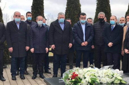​Hoti kujton Fadil Feratin: Shtyllë e organizimit të LDK-së