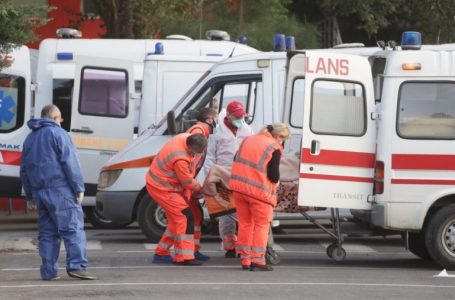 Gjashtë viktima dhe mbi 1 mijë raste të reja me COVID-19 në Shqipëri