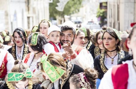 Traditat arbëreshe, botohet libri “Spezzano Albanese, Arbëreshët dje dhe sot”