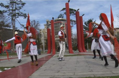 “Ardhmëria”, me valle feston Pavarësinë