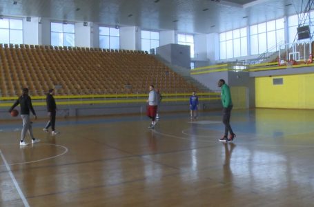Vëllaznimit i bashkohen edhe dy basketbollistë amerikanë