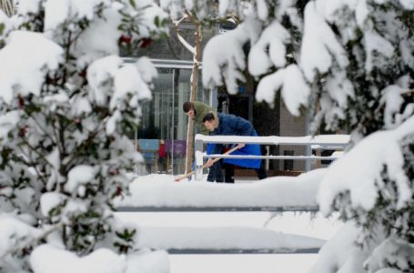 Moti për pesë ditë, ftohtë, ngrica e temperatura -11 gradë Celsius