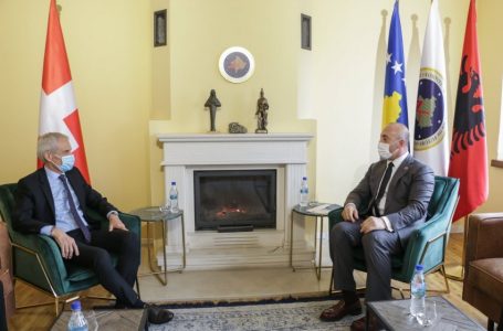 ​Haradinaj takohet me ambasadorin e Zvicrës Thomas Kolly