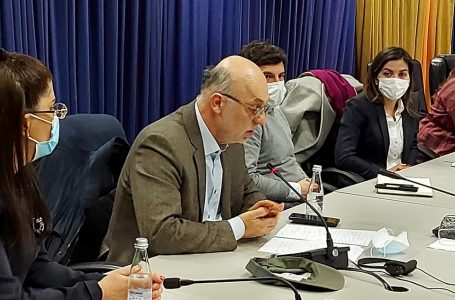 Zëvendësministri i Arsimit propozon që shkollat të kenë një javë pushim