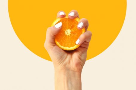 Përgatite vetë serumin me vitaminë C për lëkurën tënde!