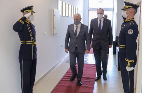 ​Sveçla premton sigurim shëndetësor për policët