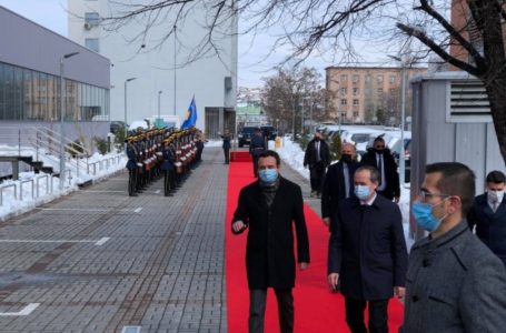 ​Kurti zyrtarisht pranon detyrën e kryeministrit të Kosovës