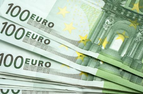 Tre persona raportojnë se u mashtruan duke paguar mbi 30 mijë euro në këmbim të granteve, i dyshuari në arrati