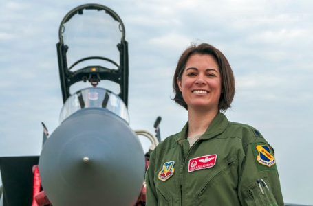 Kjo është pilotja që bombardoi Serbinë 200 orë rresht