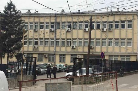 Një muaj paraburgim ndaj të dyshuarit që i ofroi ryshfet policisë në pikën kufitare në Vërmicë