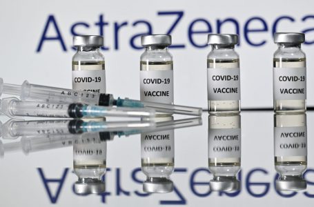 Franca miraton përdorimin e vaksinës AstraZeneca në moshat 65 deri 75 vjeç