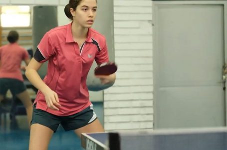 Pingpongistja 15 vjeçare, Adea Babuni