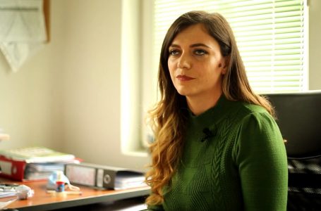 Mirlinda Kusari flet për sfidat e profesionit të saj