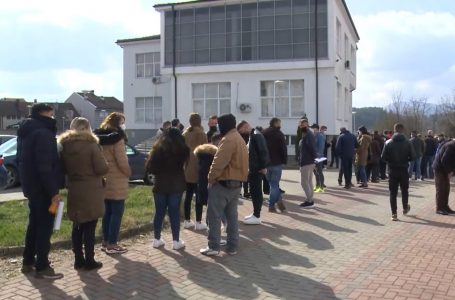 Në Gjakovë orari i testimeve PCR fillon me vonesë