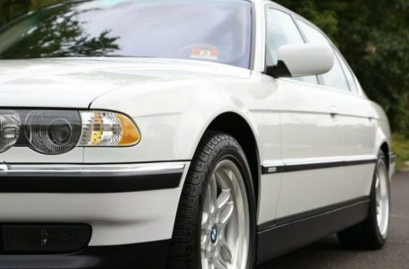 BMW serie 7 740il e prodhuar në vitin 2000 – por që kushton 80 mijë dollarë