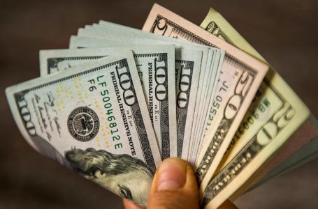 Para 159 vitesh, SHBA lëshoi për herë të parë në qarkullim dollarin