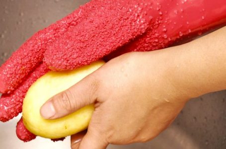 Mënyra të zgjuara për të pastruar frutat dhe perimet nga pesticidet
