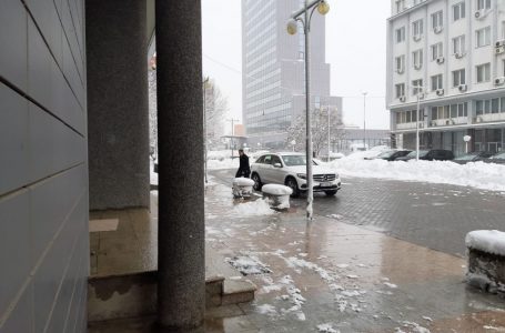 ​Deputetët nisin të hyjnë në Kuvend