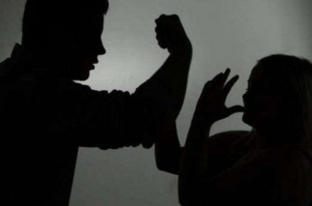 Kërcënohet nga burri i saj, gruaja bashkë me djalin 8-vjeçar dërgohen në qendër strehimi
