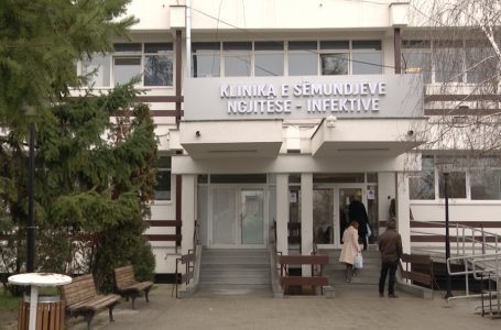 Klinika Infektive e stërmbushur me pacientë, s’ka asnjë shtrat të lirë