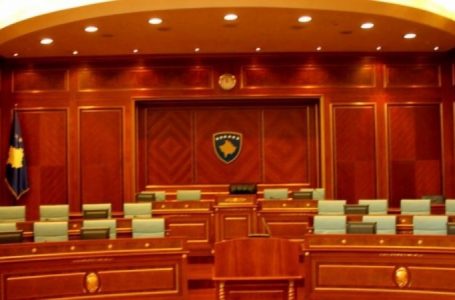 Sot regjistrohen deputetët e PDK-së dhe ata të LDK-së