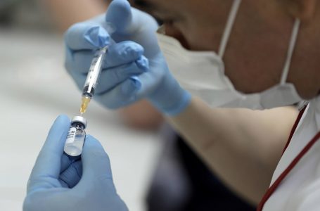BBC: Vendet e pasura po bllokojnë vaksinat për të varfrit