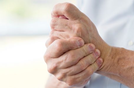 5 gjërat që po përpiqen t’ju tregojnë duart për shëndetin tuaj
