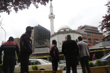 Sulmi në xhaminë “Dine Hoxha” në Tiranë, një person akuzohet për “akt terrorist”
