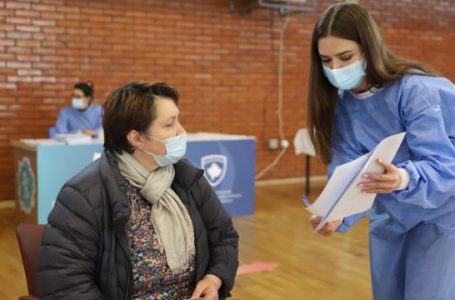 Nesër fillon vaksinimi i personave mbi 85 vjeç
