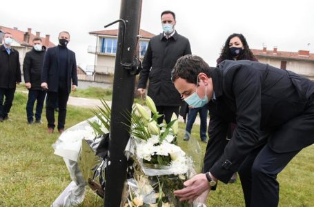 Kurti: Prilli, muaji i masakrave dhe i kujtimit, gjithë këto jetë të humbura janë çmimi i paguar për lirinë