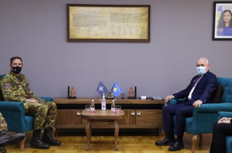 Ministri i Brendshëm Xhelal Sveçla priti në takim komandantin e KFOR-it