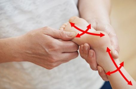 Çfarë do të thotë kur fëmija juaj ecën me gishtërinjtë e këmbëve