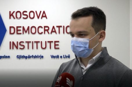 ​Cakolli: Kosova rrezikon të futet në terr kushtetues