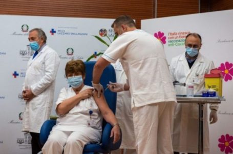Në Itali kishat dhe muzetë qendra vaksinimi antiCovid-19