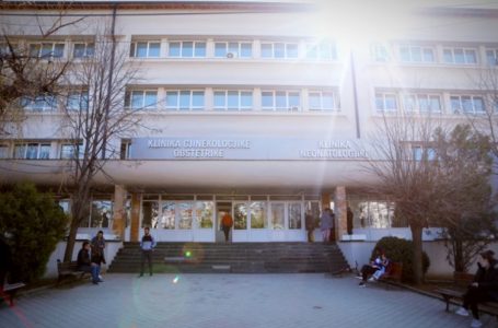 Vdes 24-vjeçarja nga COVID-19 disa ditë pasi lindi foshnjën