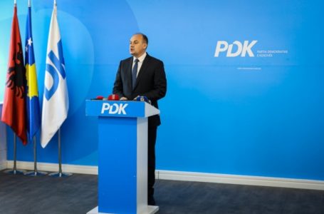​Hoxhaj: Kurti po flet për mot të mirë në Shqipëri, por në Kosovë errët nga mungesa e vaksinave dhe vdekjet e shumta