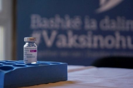 ​Hezitimi i mjekëve për vaksinim, shembull i keq për qytetarët