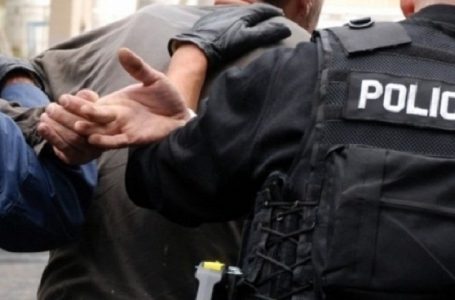 Rrah tre fëmijë pasi ia goditën derën e oborrit të shtëpisë duke luajtur/ Arrestohet i dyshuari në Pejë