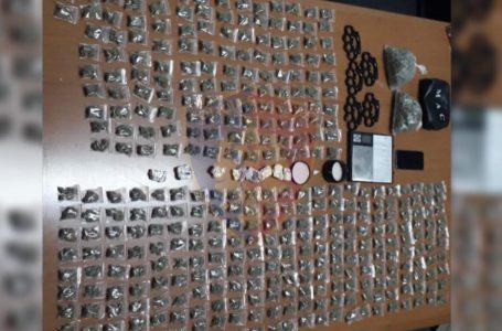 ​Konfiskohen qindra doza kanabis e kokainë, dy të arrestuar në Tiranë