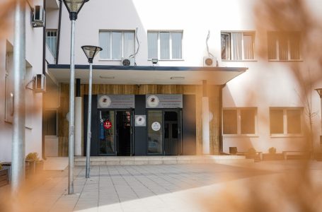 ​Vendimi qeveritar për të liruar shtatzënat, problem zëvendësimi i shpejtë i mësimdhënësve